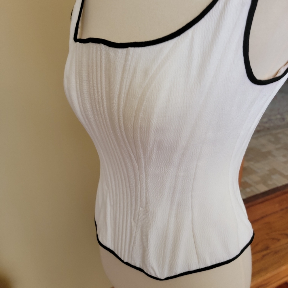 🔥SOLD🔥CHANEL | White Iconic Vntg Runway Spring 1993 White/ Black Corset Cami T - Picture 5 of 16